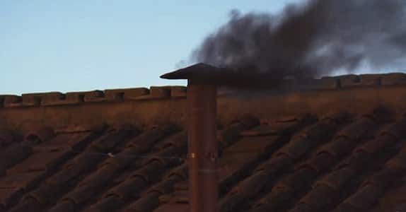 1746645088320 lc galleryimage pope smoke grab sky news
