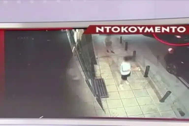 Άγριο έγκλημα στην χώρα μας:  Δολοφόνησε με 17 μαχαιριές τον σύντροφο της πρώην του μέσα σε ψητοπωλείο