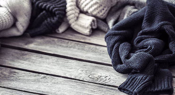 knitted sweater wooden wall 169016 1453