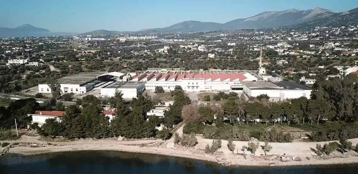 megalo pefko ergostasio