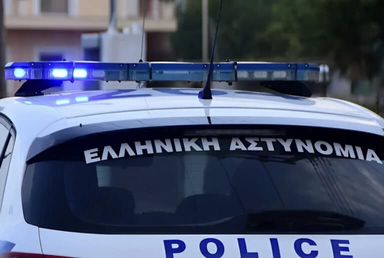 Έγκλημα στη Νέα Σμύρνη: Πατέρας μαχαίρωσε και σκότωσε τον 45χρονο γιο του