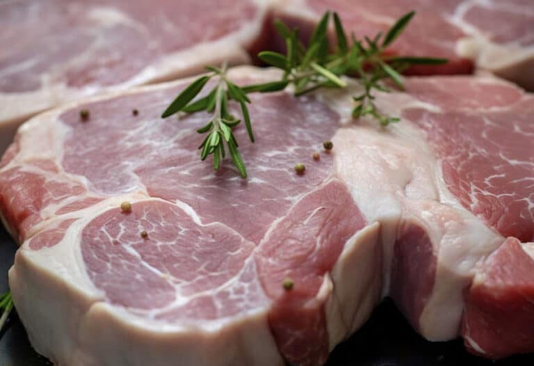 Τι συμβαίνει όταν πλένεις το κρέας πριν το μαγείρεμα