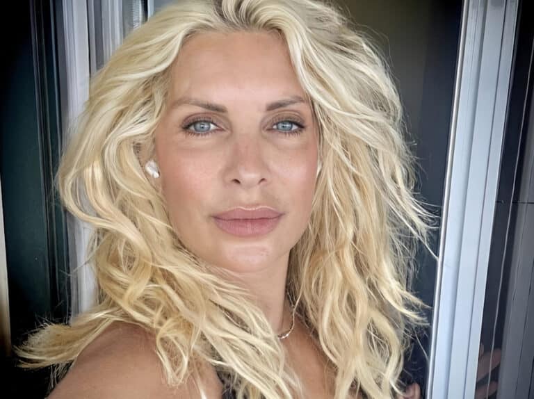 Μια θεά στα 55 της η Ελένη Μενεγάκη: Η διατροφή των 2 εβδομάδων που την κάνει να δείχνει 30άρα