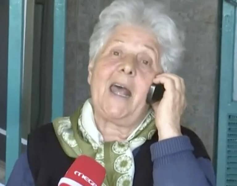 Η γιαγιά της Κλαυδίας τραγουδά την «Αστερομάτα» – Η συγκίνηση για την εγγονή της