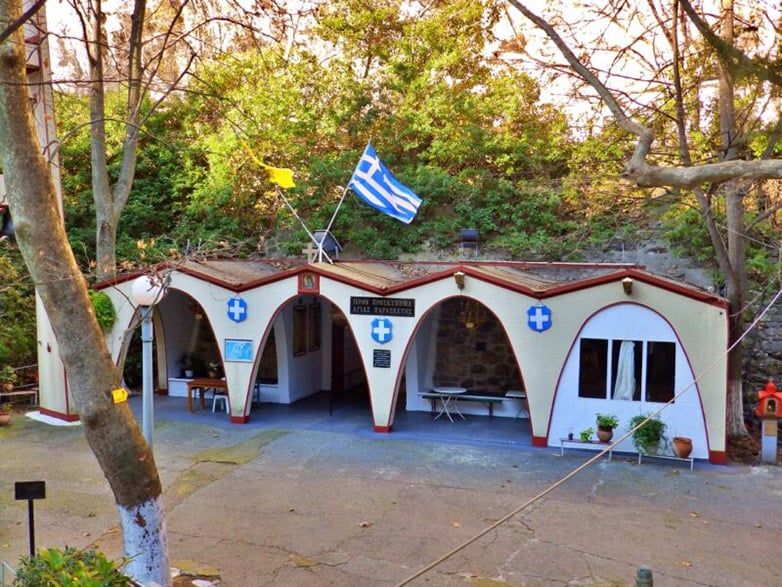 tempi agia paraskevi ekklisia