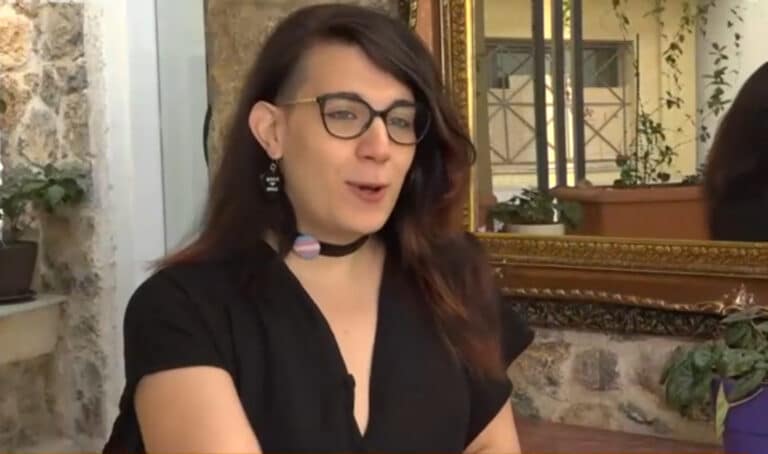 Η πρώτη διεμφυλική γυναίκα πρόεδρος ελληνικού κόμματος