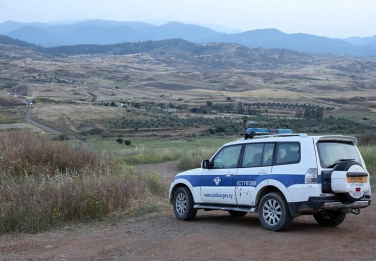 Τους τελείωσαν: Μόλις ανακοινώθηκε για τους αστυνομικούς που συνευpέθnκαν σε περιπολικό – Παντρεμένοι και με παιδιά