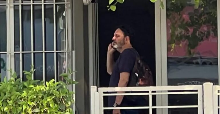 Στάθης Αγγελόπουλος: Νύχτα στα κρατητήρια για τον τραγουδιστή – Τον «καίει» η κατάθεση αστυνομικού της Άμεσης Δράσης