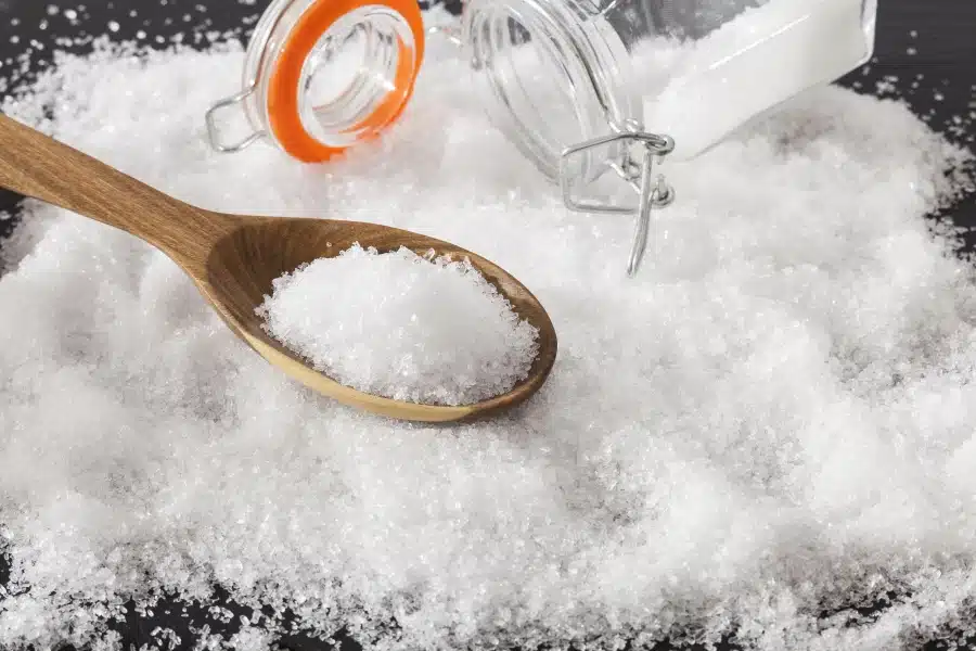 bigstock magnesium chloride ionic min 432272642