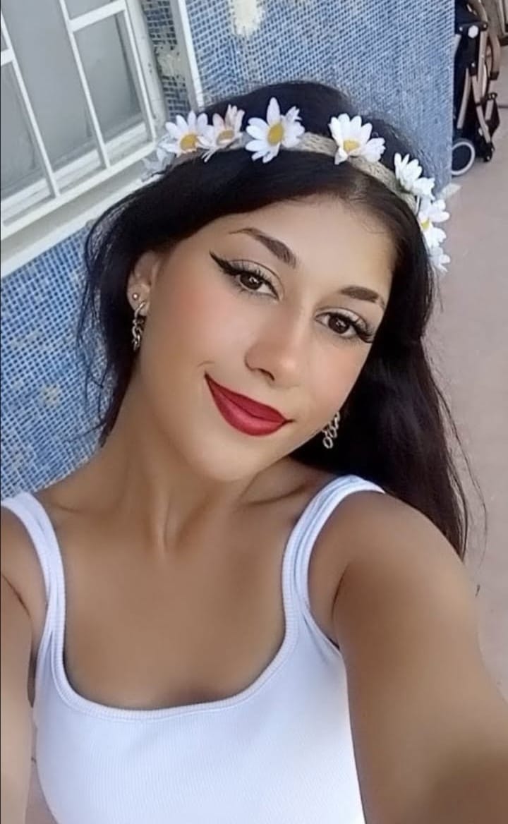 guxz 0wxmaaawm4 1