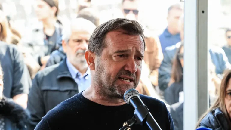 Νίκος Πλακιάς: «Τι έγινε ρε παιδιά; Άνθρακας ο θησαυρός; Δυο χρόνια τώρα ψέματα;»