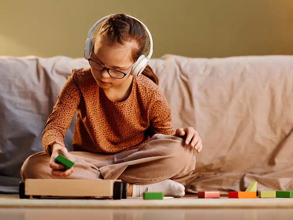 play autistic children narrow