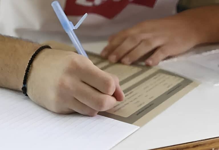 Εύβοια: Μηδενίστηκε μαθητής που αντέγραφε στις Πανελλήνιες – «Όλοι το κάνουν» διαμαρτυρήθηκαν οι εκπαιδευτικοί γονείς του