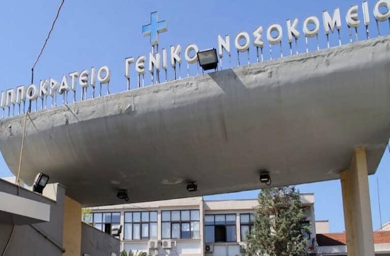 Χαλκιδική: Πέθανε η αστυνομικός που είχε παρασυρθεί από φορτηγό – Είχε προσπαθήσει να σταματήσει καυγά στη μέση του δρόμου