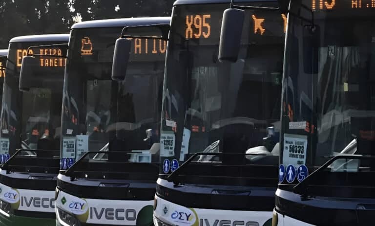 Βάρη: Συνελήφθη 17χρονος που παρίστανε τον ελεγκτή και έπαιρνε χρńματα από επιβάτες λεωφορείων