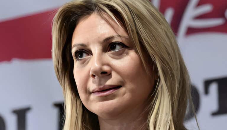 Άστραψε και Βρόντηξε η Καρυστιανού σήμερα – Είπε με λίγες λέξεις αυτά που δεν τολμάει κανένας 