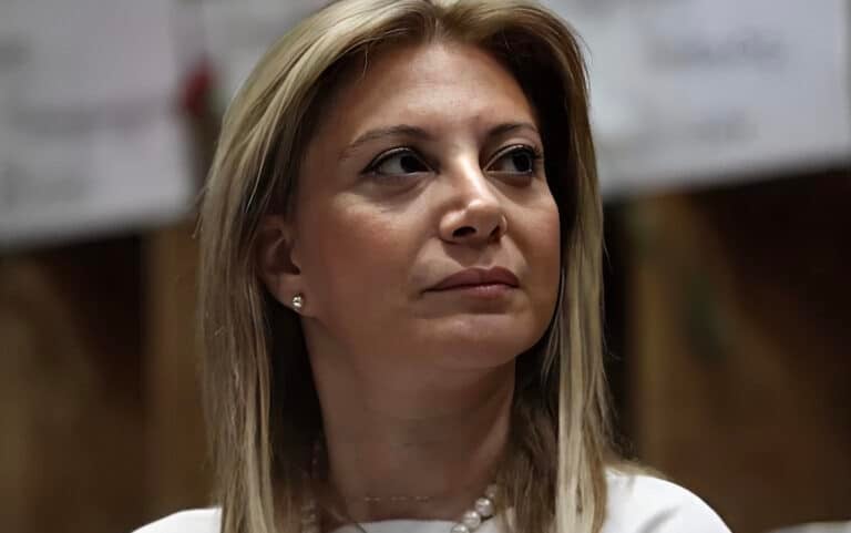 Νέο άγριο ξέσπασμα της Καρυστιανού:  Είπε για την δημοκρατία στην Ελλάδα αυτό που δεν τολμά κανείς να πει