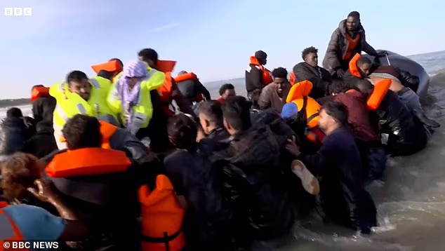 100007561 14875619 those on board the boat erupted in anger as the vessel deflated a 37 1751638803610