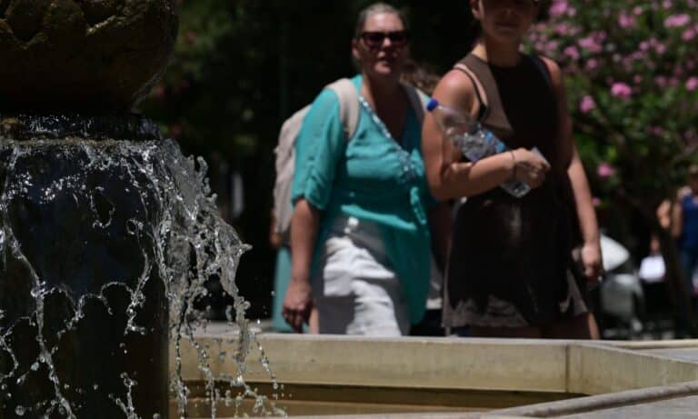 Συναγερμός για τον καύσωνα: Σε επιφυλακή στρατός, ΕΛΑΣ, δήμοι – Έκτακτα μέτρα για τους εργαζόμενους