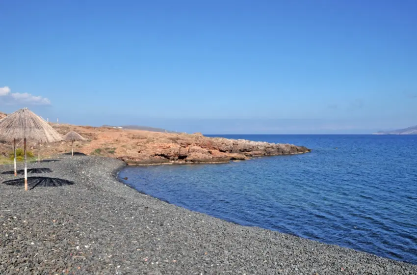 2steps.gr place beach port lavrio 001 850x560 1