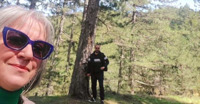 Βασίλης Καλογήρου: Η μητέρα του αποχαιρετά την εισαγγελία – «Δούλεψα έχοντας 2 παιδιά και φεύγω έχοντας το ένα στο μνήμα»