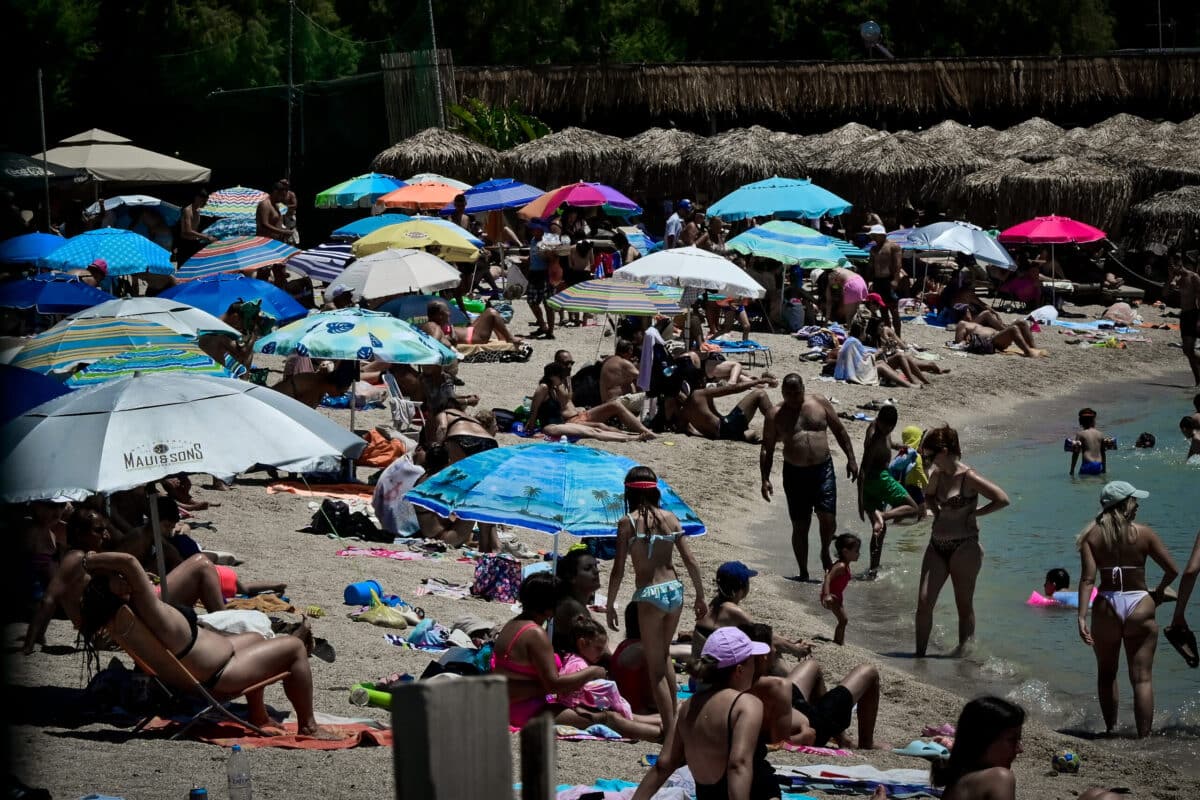 Μην πάτε για μπάνιο, μην βγείτε καν έξω, καθίστε στο κλιματιστικό: Αυτή θα είναι η πιο επικίνδυνη μέρα του καύσωνα 2 6602016 scaled e1751980917241