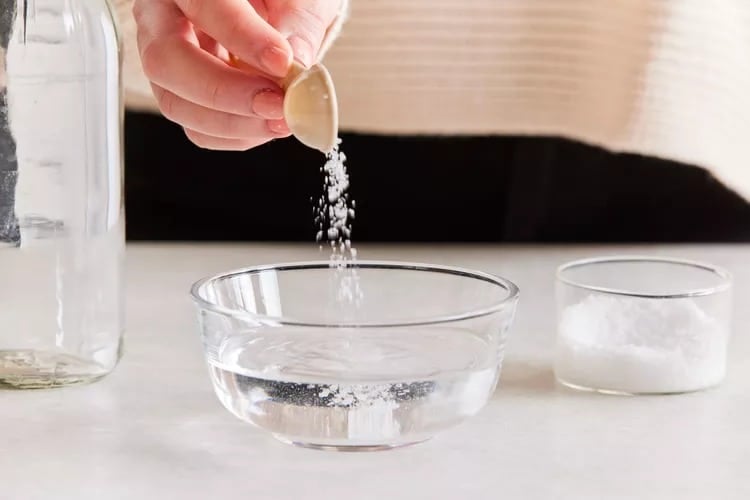 bhg how to clean brass with vinegar step 01 0368 c805db7267b440359e92d014de70f1dc 11zon