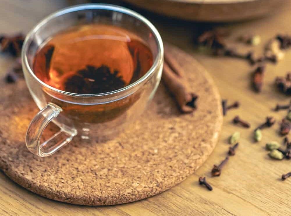 clove water benefits e1735645739