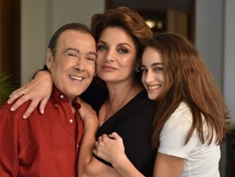 Συγκλονίζουν τα μηνύματα της Άντζελας Γκερέκου και της κόρης της για τον Τόλη Βοσκόπουλο