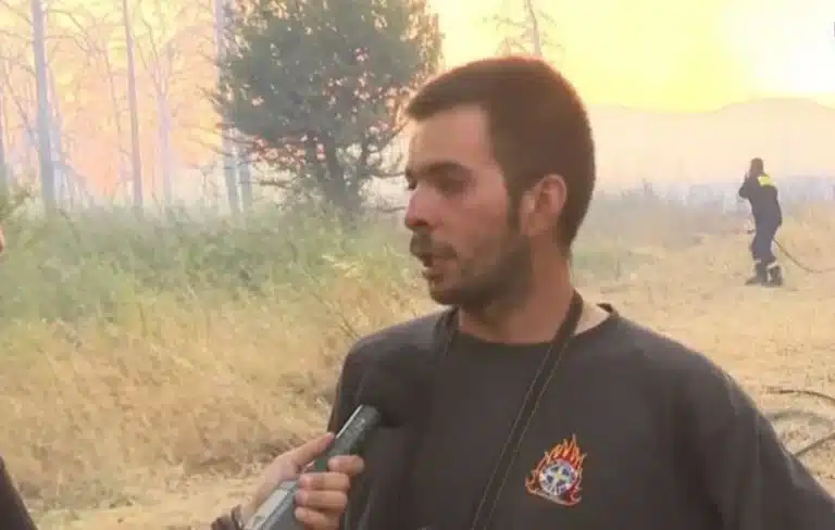 Φωτιά στο Κρυονέρι: «Ήταν κόλαση, είπα ότι θα καώ ζωντανός» συγκλονίζει εθελοντής πυροσβέστης