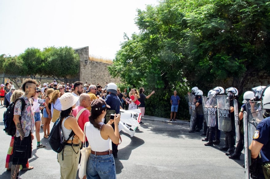 rodos ploio sigkentrosi 3