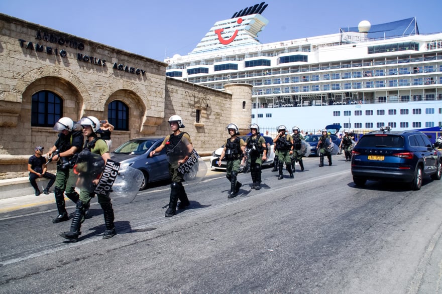 rodos ploio sigkentrosi 5
