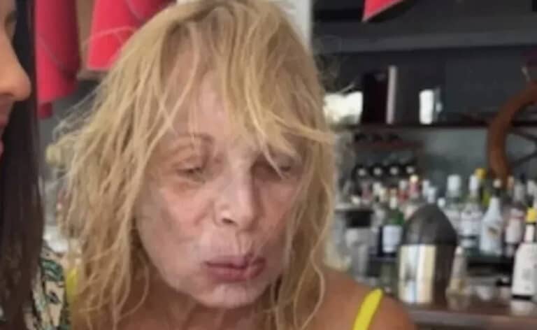 Πασίγνωστη Ελληνίδα γιόρτασε τα 86 της φορώντας το μπικίνι της