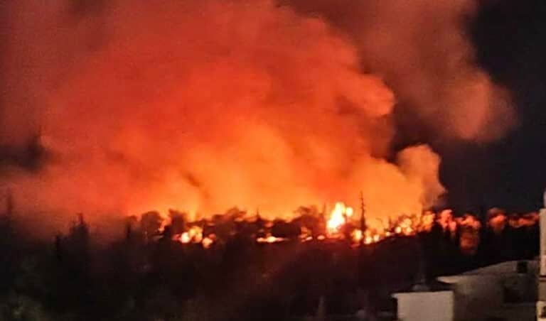 Συναγερμός για φωτιά στο Καματερό – Φωτιά στους πρόποδες του Ποικίλου Όρους