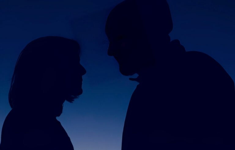 H τραγουδίστρια, ο 70αρης εφοπλιστής και τα υγpά ραντεβού στα νότια προάστια