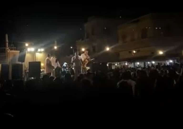 Βίντεο: Διαλύθηκε πανηγύρι στην Αμοργό, νεαροί φώναζαν «Λευτεριά στην Παλαιστίνη», έκοψαν το ρεύμα όταν τους απάντησαν «Λευτεριά στην Κύπρο»