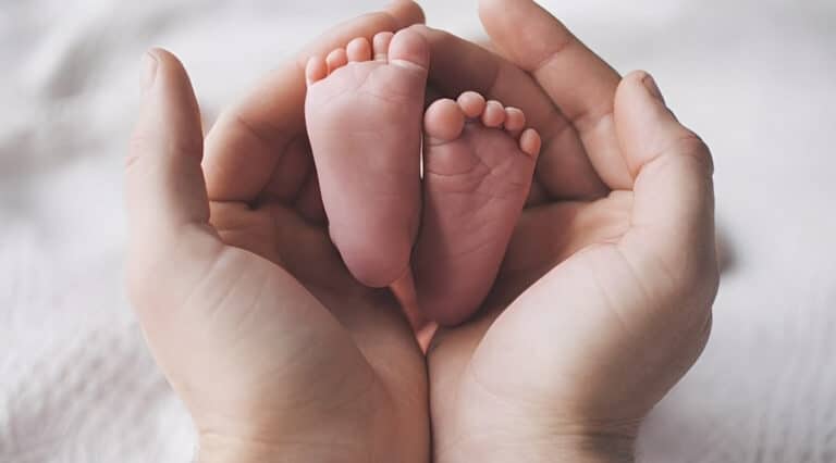 Γεννήθηκε το «γηραιότερο μωρό» στον κόσμο από έμβρυο 31 ετών