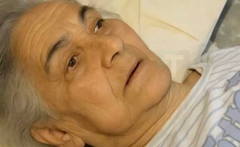 Ένας γιος πήγε τη μητέρα του σε ένα γηροκομείο, όπου την επισκεπτόταν κατά διαστήματα