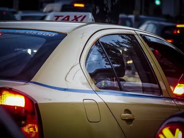 taxi 2.jpg