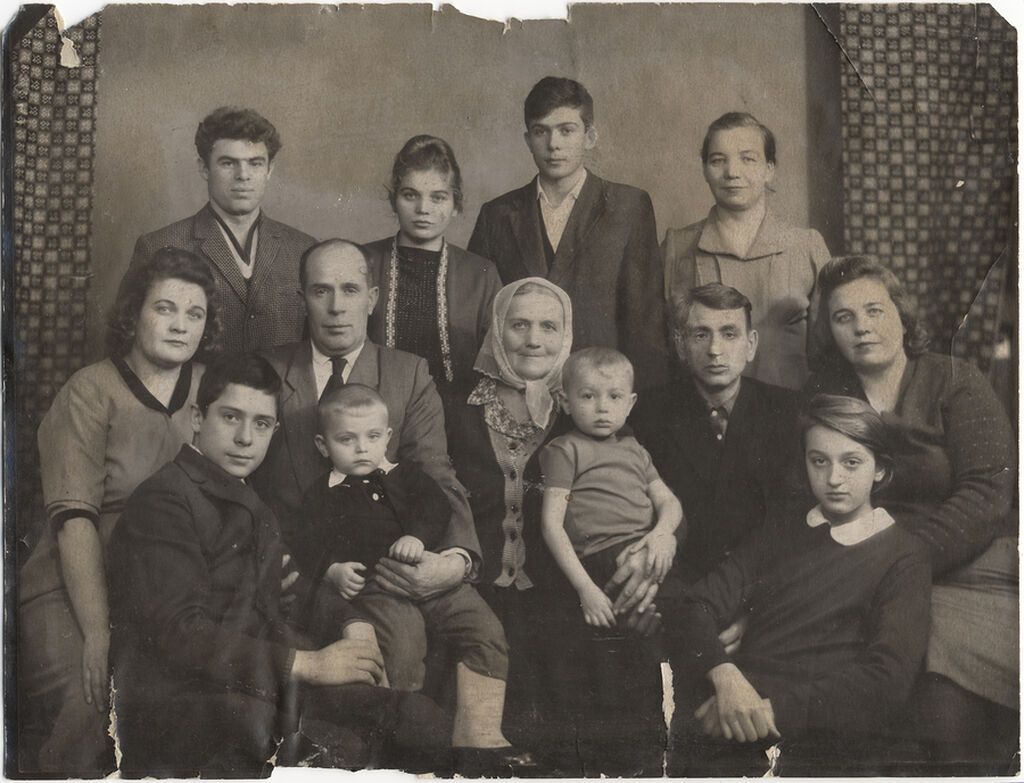 1656120729501 884832238 vintage foto oikogeneia 2