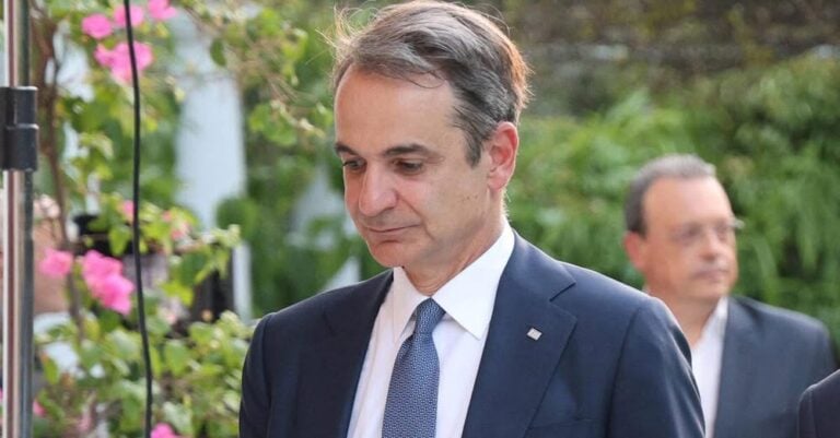 Λένα Σαμαρά: Το στεφάνι που έστειλε ο Κυριάκος Μητσοτάκης στην κηδεία της