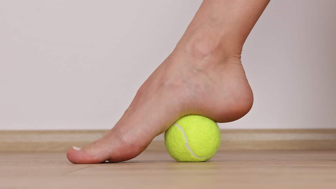6 stretches to reduce foot pain