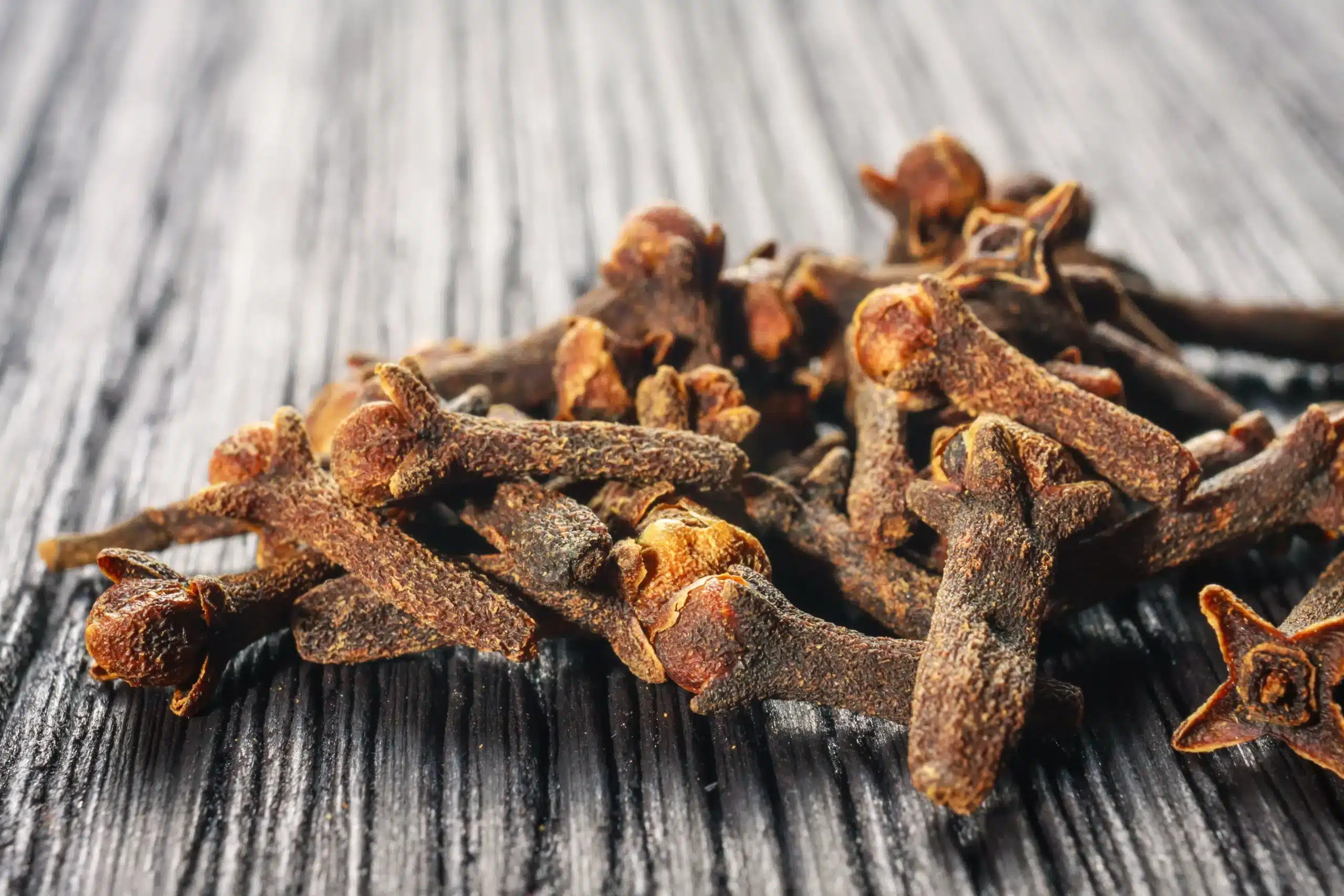 cloves scaled