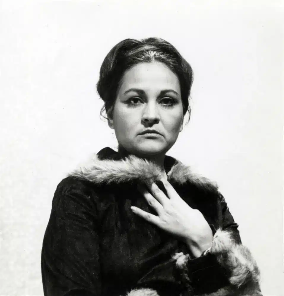 eleni karpeta