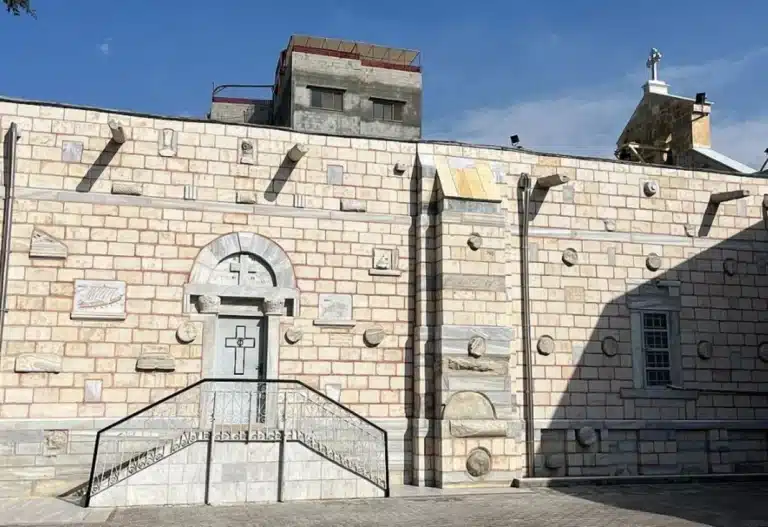 Γάζα: Ιερείς και καλόγριες αρνούνται να εκκενώσουν την Ελληνορθόδοξη εκκλησία του Αγ. Πορφυρίου – Τι λέει το Πατριαρχείο Ιεροσολύμων