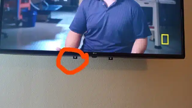 just found a cam in my room v0 08fw9j9n033e1