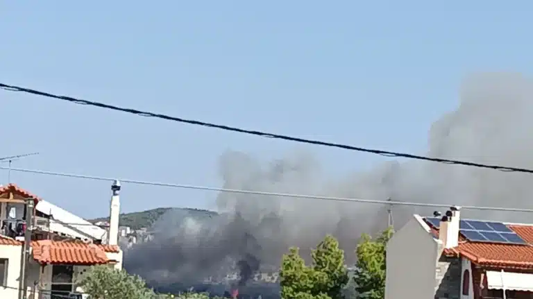 Φωτιά τώρα στην Παιανία κοντά στην Αττική Οδό – Σηκώθηκαν 4 εναέρια