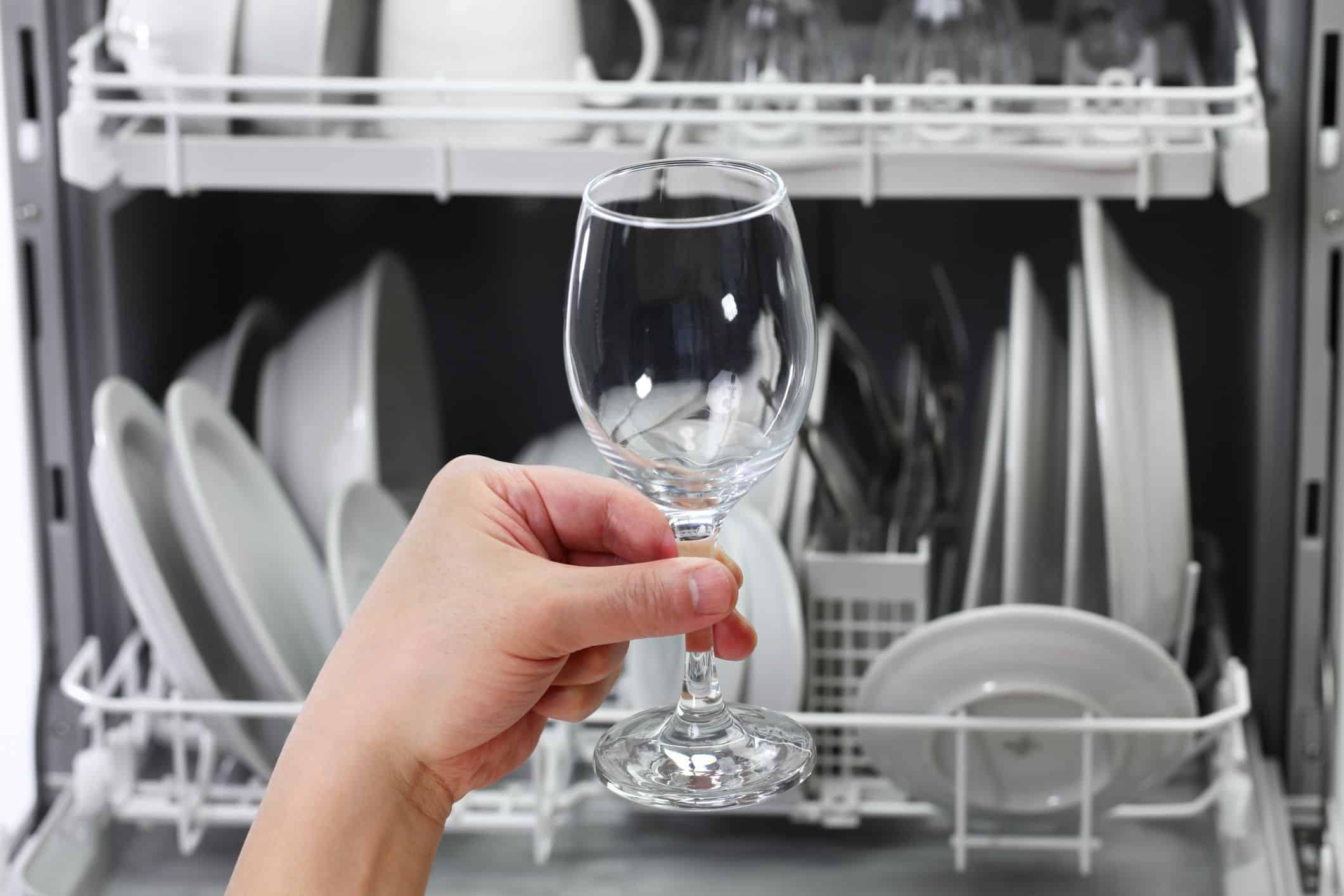 remove cloudy glass stains 1621422804