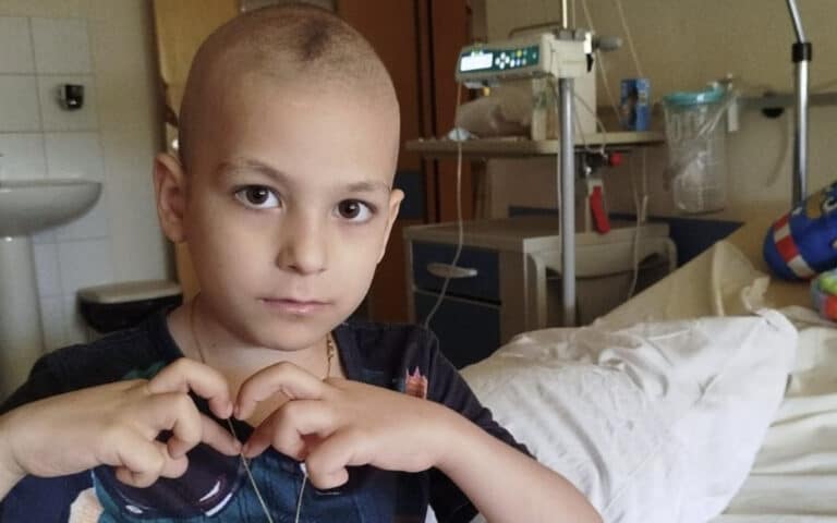 Ο μικρός Γιώργος παλεύει με τον καρκίνο και χρειάζεται άμεσα τη στήριξή μας