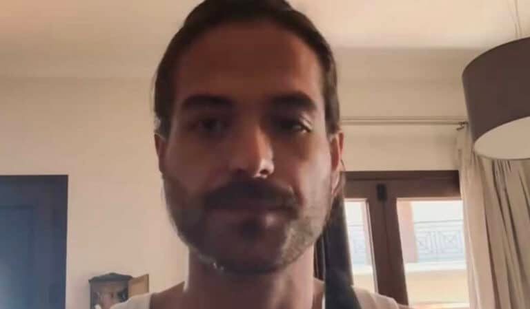 «Σε ευχαριστώ Παναγία μου που ζω»: Ο Άρης Μουγκοπέτρος παίζει ξανά κλαρίνο μετά από 4 μήνες
